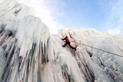 صعود از آبشارهای یخی